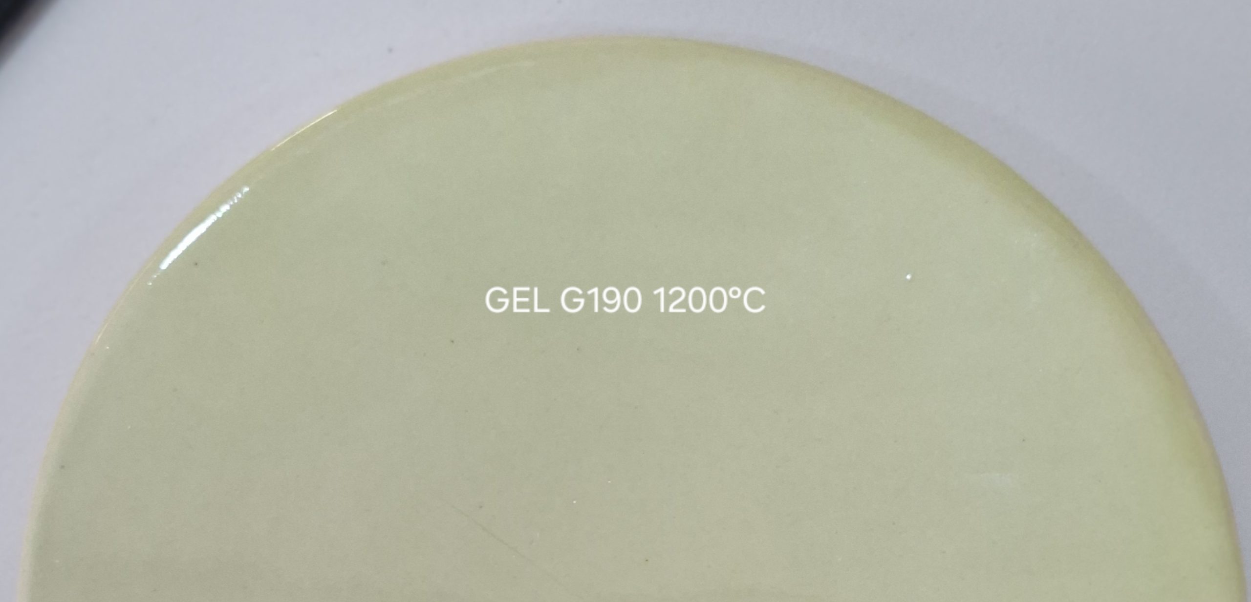 GEL G190/ GLC 190-ESMALTE CERÂMICO (ALCALINO) VERDE ERVILHA SEMI TRANSP.